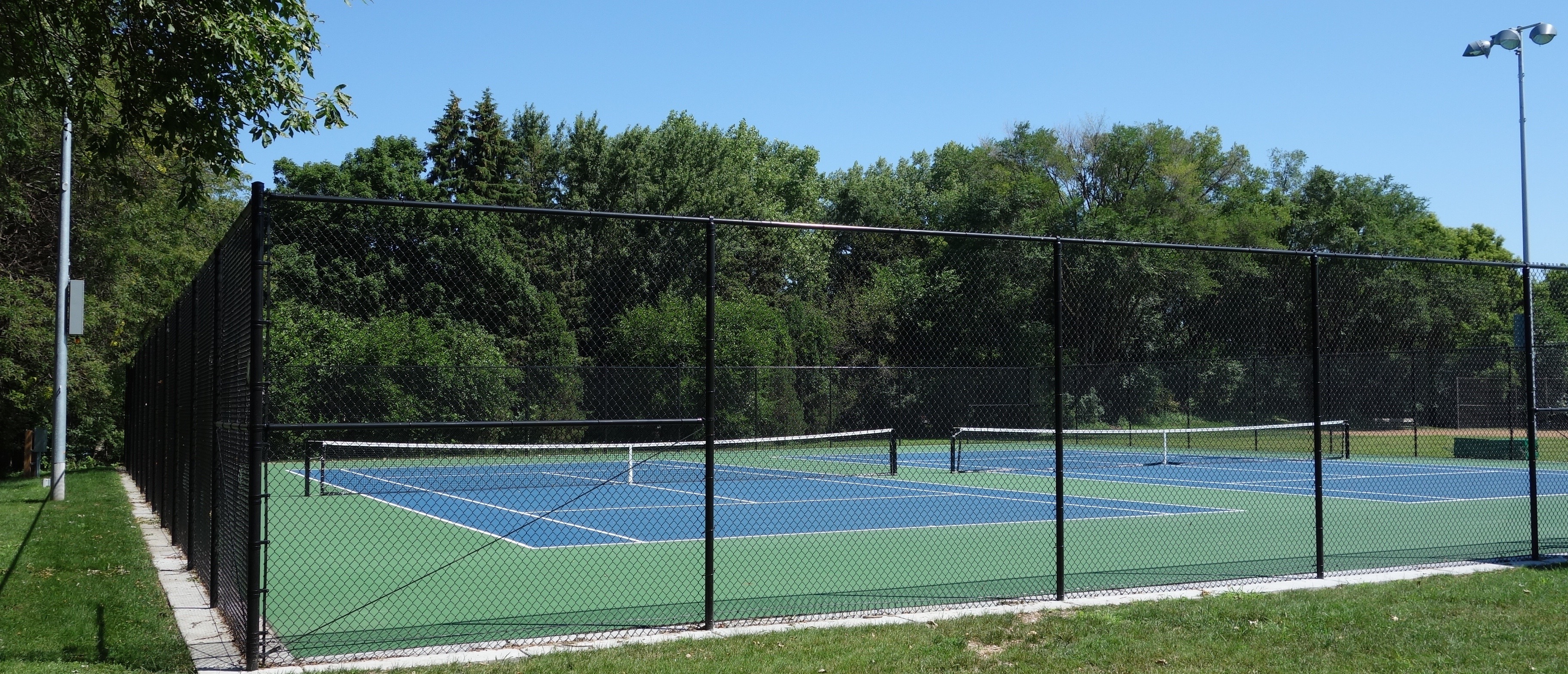 Pocahontas tennis court